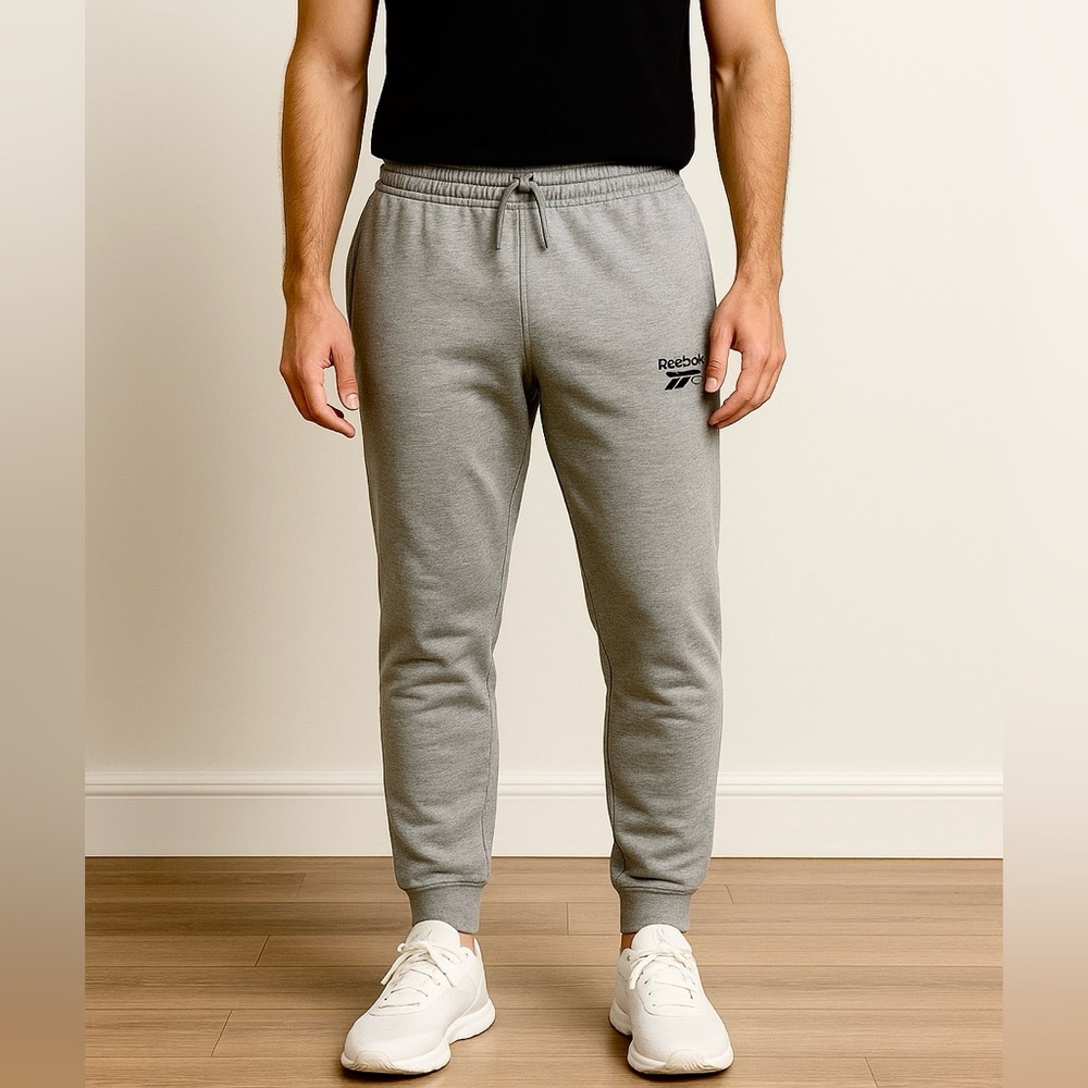 Reebok Heather Grey Joggers – Men’s Size M